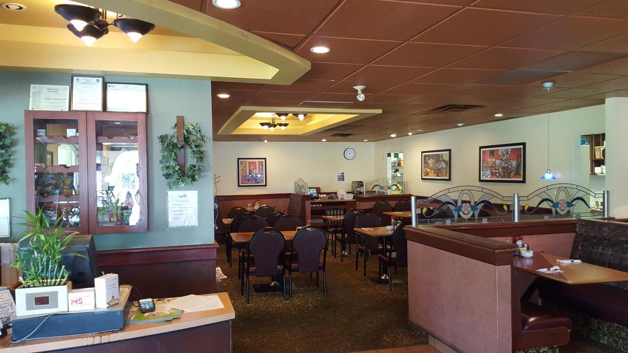 Peace Valley Inns Peace River Exterior photo
