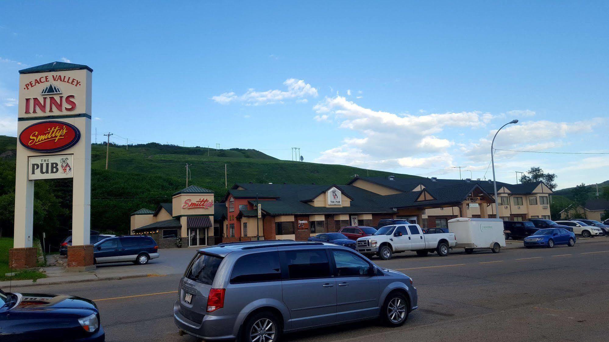 Peace Valley Inns Peace River Exterior photo