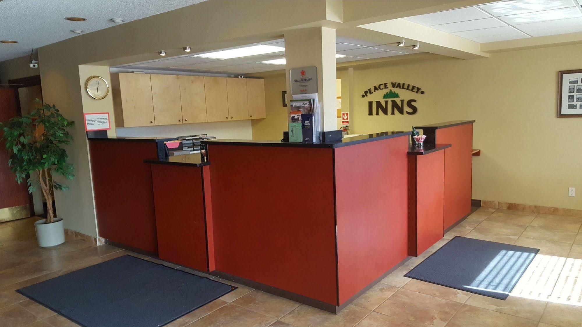 Peace Valley Inns Peace River Exterior photo